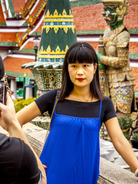 Alan Dargie - Thailand Bangkok Temple Photgraphing and Painting People-3